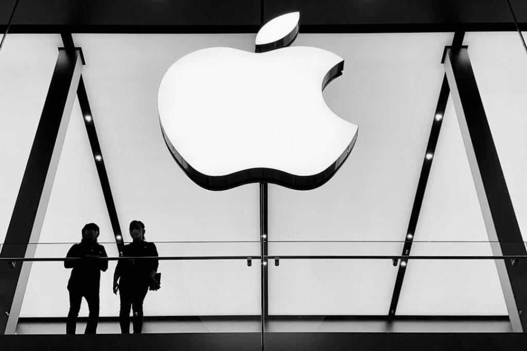 Apple vs Microsoft Which Is the Better Investment?